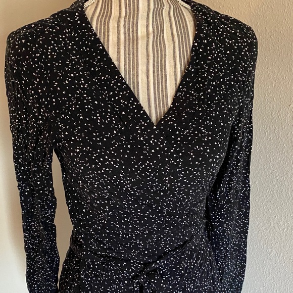 Divided Black Long Sleeve Dress with White Speckles - Picture 6 of 8